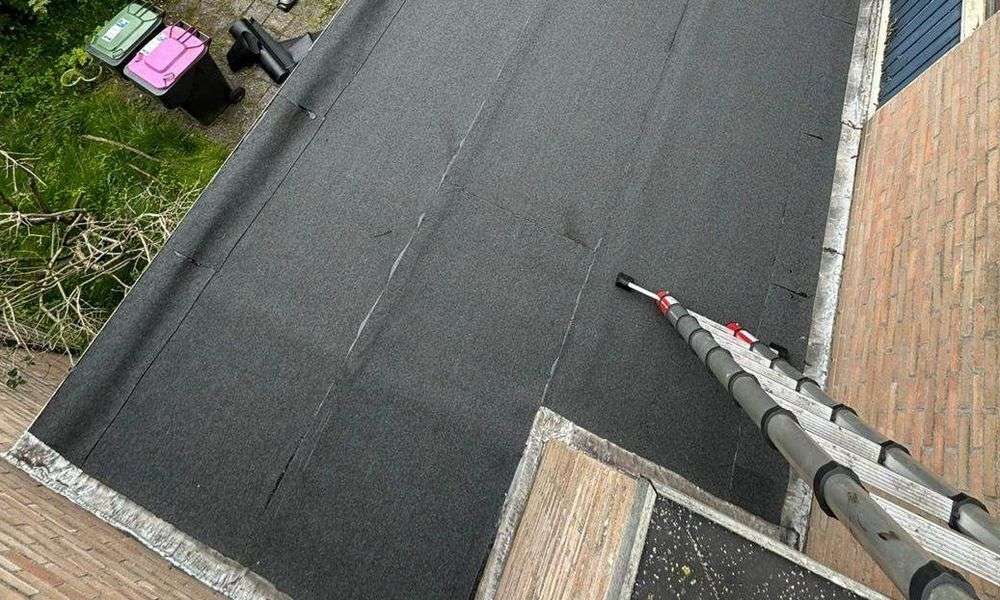 Plat dak geplaatst door dakdekker in Zeewolde